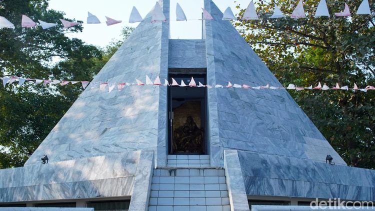 Menelusuri Jejak Sejarah di Monumen Rawa Gede