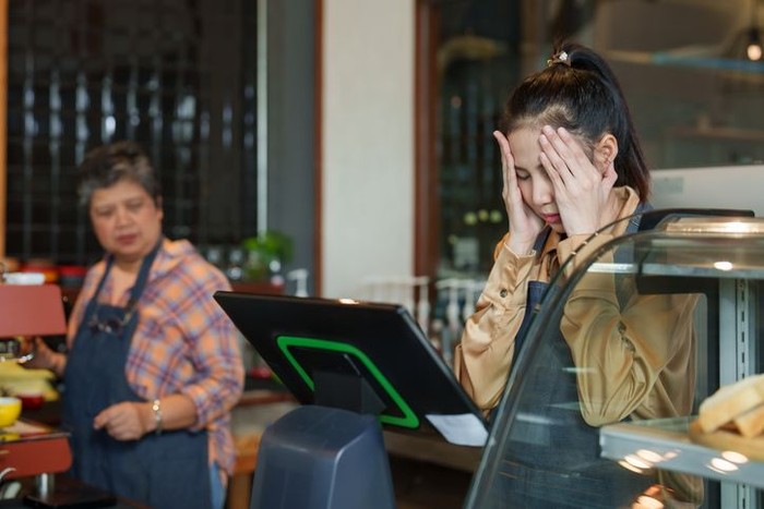 Restoran Mau Tutup saat Salat Jumat, Wanita Ini Ngotot Makan di Tempat. Ilustrasi