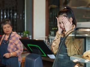 Restoran Mau Tutup saat Salat Jumat, Wanita Ini Ngotot Makan di Tempat