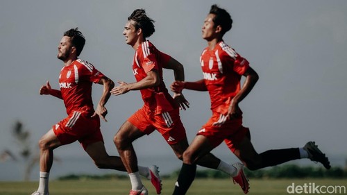 Pemain Bali United melakukan latihan jelang Dewata Challenge 2026.
