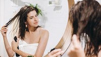 Viral Bilas Rambut Pakai Cuka Apel, Benarkah Efektif Atasi Ketombe?