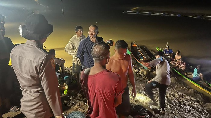 Proses pencarian bocah SD yang tenggelam di Muratara