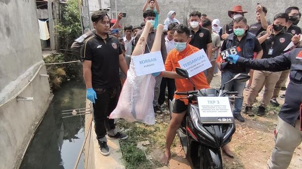 Rekonstruksi kasus mutiliasi pria di Depok. Tersangka Saepul dihadirkan, Rabu (12/8/2026).