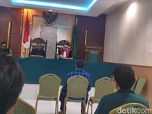 Kakek di Sidoarjo Jual Arak Demi Hidupi 9 Anak, Ngaku Nikah 14 Kali