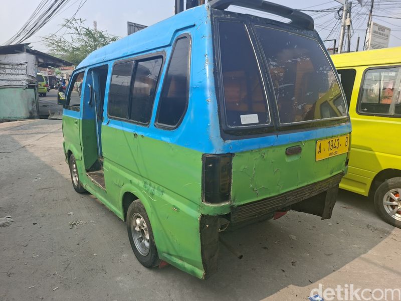 Sopir angkot di Serang ngeluh sepi penumpang