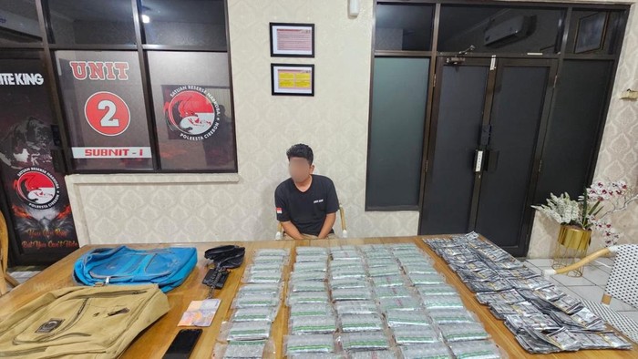 Tampang pelaku pengedar obat keras ilegal