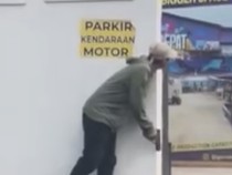 Polisi: Info Warga, Pria Berpistol di Ciputat ODGJ Main Perang-perangan