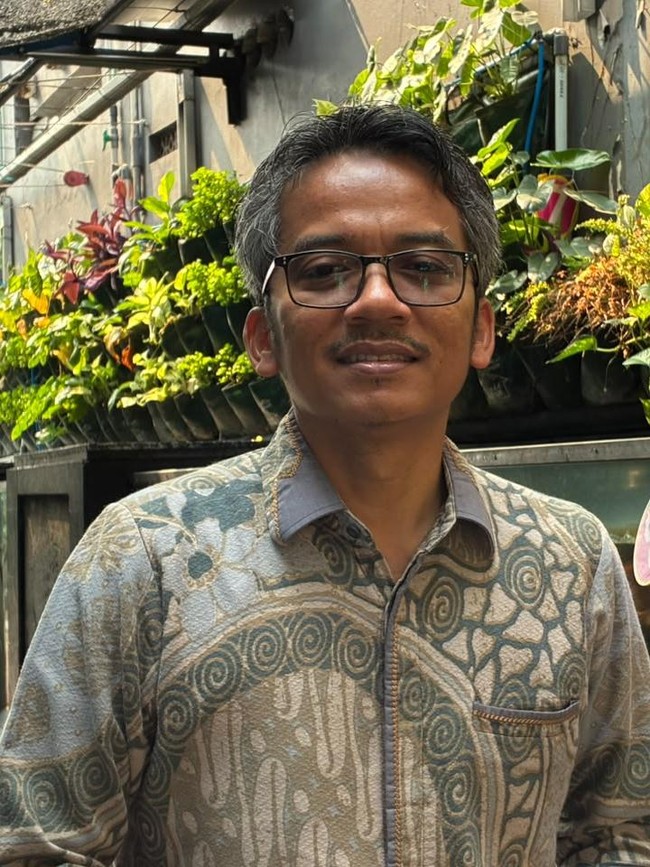 RT di Duren Sawit yang Go International: Lele di Selokan-Kandang Ayam Antibau