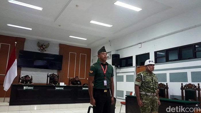 Terdakwa Sertu Yosua Eltari Simanullang menjalani sidang di Pengadilan Militer I-02 Medan.
