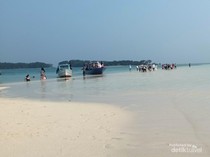 Beragam Aktivitas Seru di Pulau Pramuka yang Bikin Betah