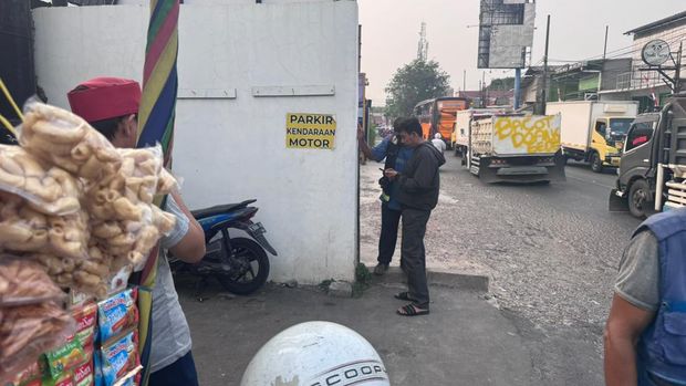 Viral pria berpistol mindik-mindik di pinggir jalanan Ciputat diselidiki polisi Viral pria berpistol mindik-mindik di pinggir jalanan Ciputat diselidiki polisi, Rabu (12/8/2026)