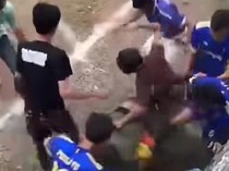 Video Detik-detik Wasit di Bogor Dikeroyok Pemain-Suporter hingga Tersungkur