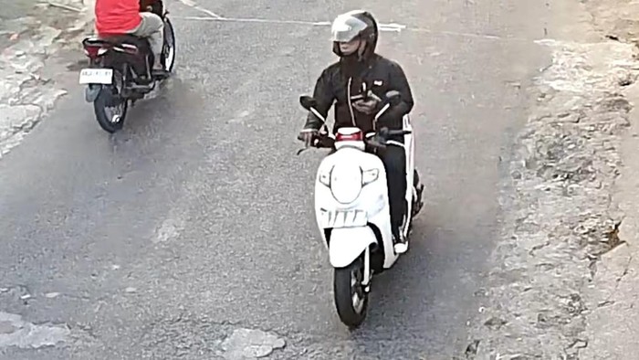 Anjing John Wick di Bantul yang mati diracun, bekas ayam goreng, dan terduga pelaku. Diunggah Kamis (13/8/2026).