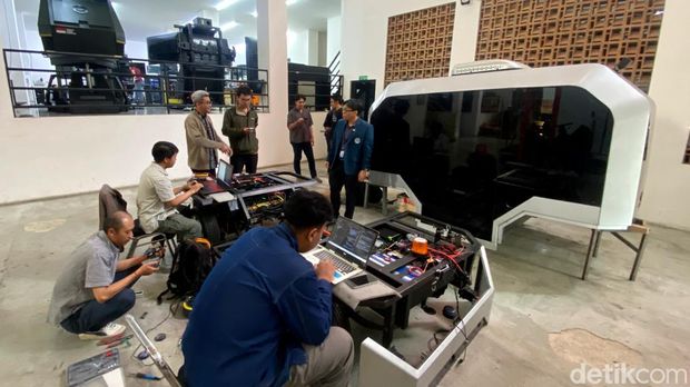 Autonomous Vehicle Adaptive/AI atau AVA ciptaan dosen ITB dan Industr