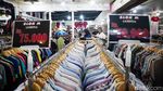 Berburu Jersey hingga Topi, Toko Thrift Jadi Daya Tarik Baru Blok M Hub