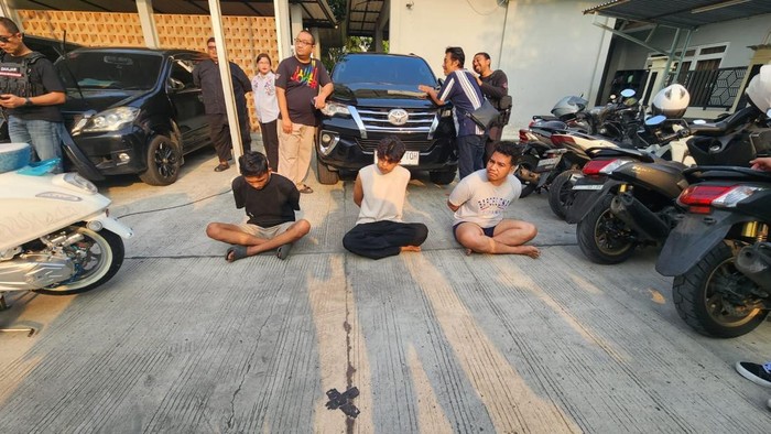 BNN menggerebek Kampung Bahari dan menangkap sejumlah orang terkait narkoba, Kamis (13/8/2026).