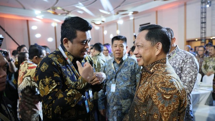 Bobby Terima Penghargaan, Sumut Terbaik I Program 3 Juta Rumah
