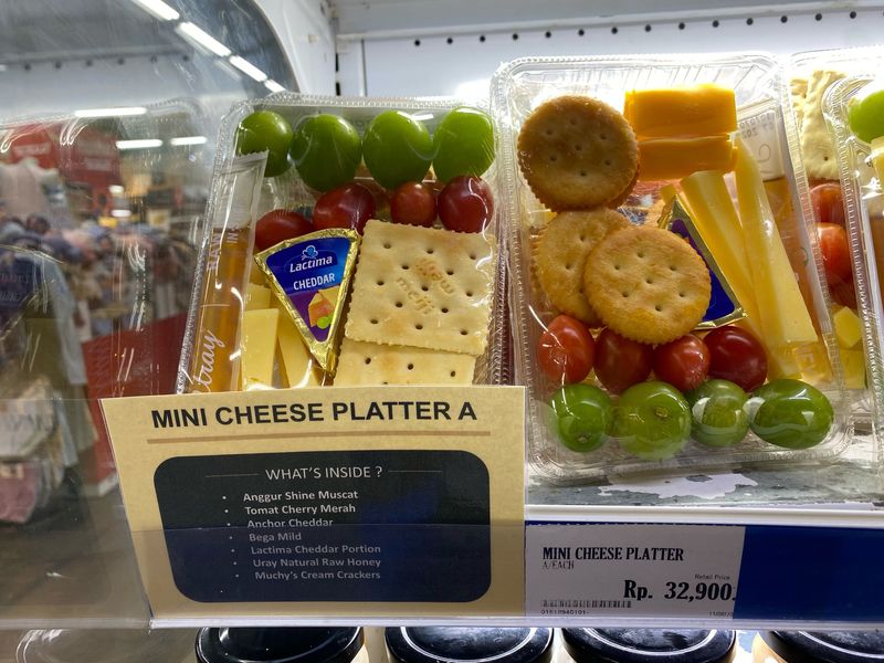 Cheese platter Grand Lucky juga seharga Rp 30.00-an.