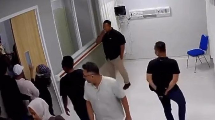 Dugaan penganiayaan oleh adik Bupati Kubu Raya terhadap sekuriti dan dokter di RS TBSI