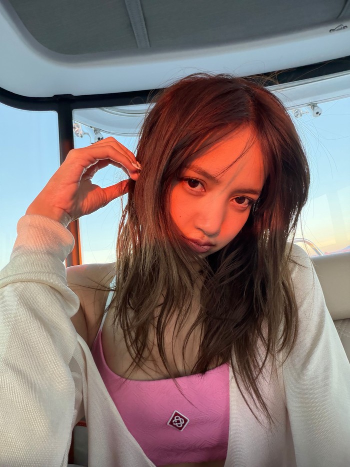 Gaya liburan Lisa BLACKPINK di Arizona.