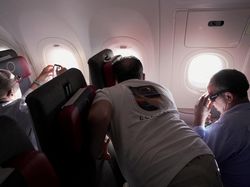 Momen Langka! Lihat Gerhana Matahari Total dari Atas Awan