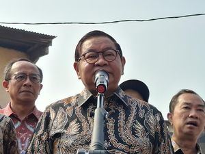 Truk Nyangkut di JPO Kramat Jati, Pramono Siapkan Sanksi ke Operator