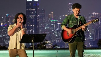 Kemampuan zoom-nya bisa membawa kita lebih dekat dengan musisi di atas panggung. Foto: Virgina Maulita Putri/detikINET