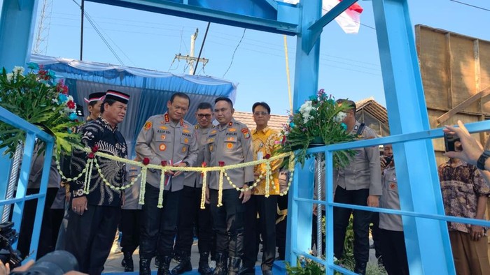 Kapolda Metro Jaya Komjen Asep Edi Suheri meresmikan 5 Jembatan Merah Putih Presisi, Kamis (13/8/2026).