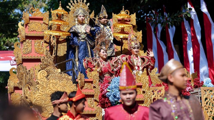 Karnaval Kebangsaan Banyuwangi 2026 berlangsung meriah