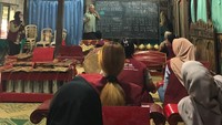 Ketika Mahasiswa KKN Belajar Gamelan Kepada Pak Djimin