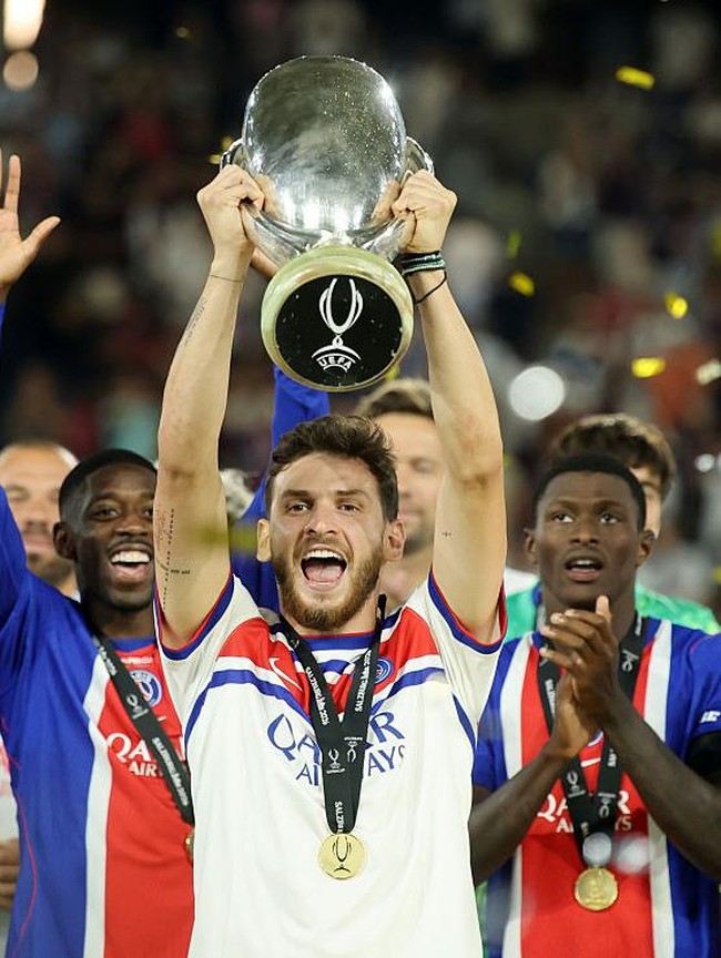 Kvaratskhelia Terus Menggila di PSG, Layak Raih Ballon dOr 2026?