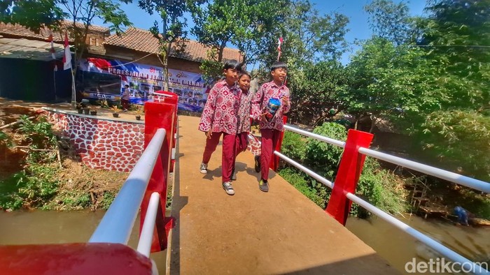 Kondisi Jembatan Merah Putih Presisi Nusantara yang menghubungkan Cicalengka dan Rancaekek
