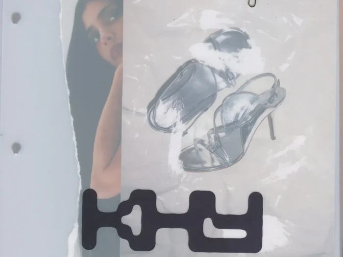 Kylie Jenner Rilis Sepatu dari Label KHY.