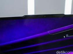Lenovo Yoga Slim 7i Ultra Aura Edition, Cocok untuk Kerja Hybrid