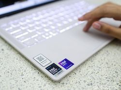 Lenovo Yoga Slim 7i Ultra Aura Edition, Cocok untuk Kerja Hybrid