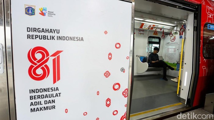 LRT Jakarta Fase 1B Hampir Rampung, Jalur Velodrome-Manggarai Segera Terhubung Masinis bersiap mengoperasikan kereta LRT Jakarta di Stasiun LRT Jakarta Manggarai, Jakarta, Kamis (13/8/2026). LRT Fase 1B Velodrome-Manggarai ditargetkan segera beroperasi.