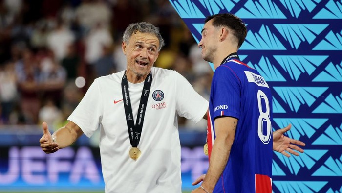 SALZBURG, AUSTRIA - AUGUST 12: Luis Enrique, Head Coach of Paris Saint-Germain, speaks with Fabian Ruiz following their teams victory in the UEFA Super Cup 2026 match between Paris Saint-Germain and Aston Villa at Stadion Salzburg on August 12, 2026 in Salzburg, Austria. (Photo by Alex Grimm/Getty Images)