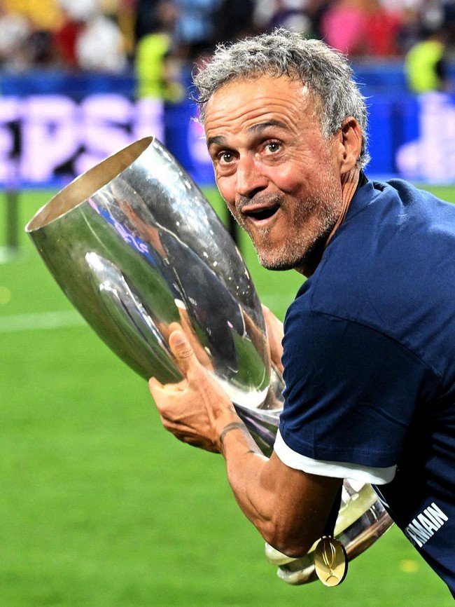 Luis Enrique di PSG: 3 Tahun, 13 Trofi