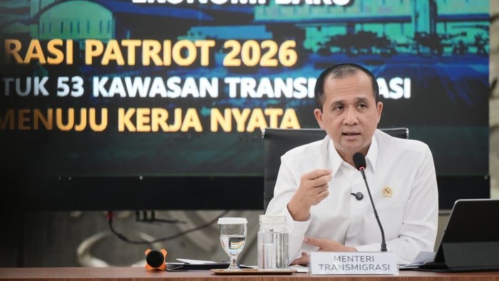 Menteri Transmigrasi Iftitah Sulaiman Suryanagara