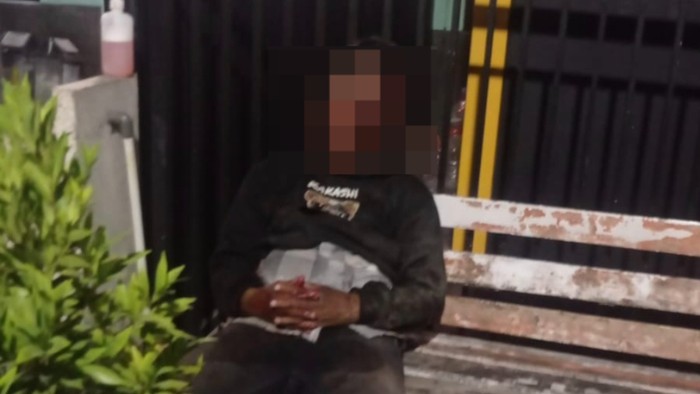Pelaku curanmor di Kebomas babak belur usai dihajar masa.