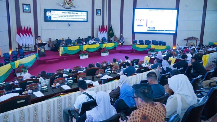 Rapat paripurna pengusulan pencabutan Perda Lembaga Kemasyarakatan.