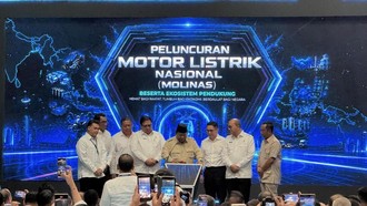 Prabowo Luncurkan Motor Listrik Nasional