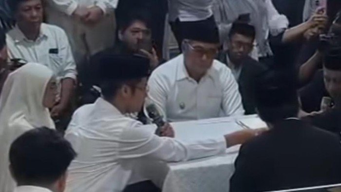 Prosesi ijab kabul Annisa Aprilia dan Andi Muh Syahrul Syamsul.