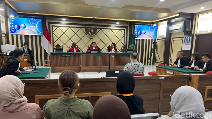 PT DKI Jakarta menunda sidang pembacaan putusan banding Ibam dalam kasus dugaan korupsi pengadaan Chromebook. (Ondang/detikcom).
