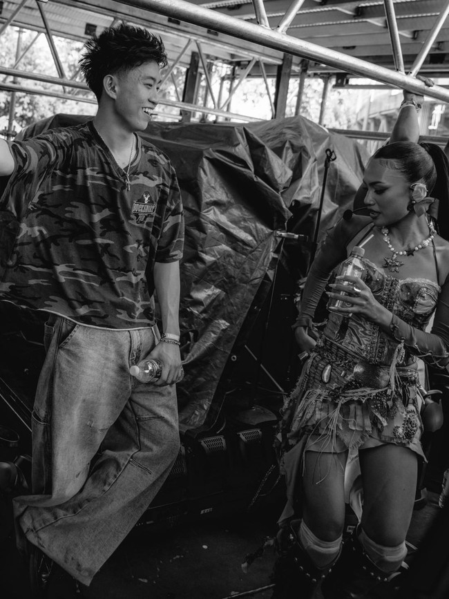 Netizen Heboh Rich Brian dan Esther no na Go Public, Emang Iya?