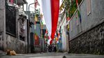 Sambut HUT RI, Warga Sulap Jalan Permukiman Jadi Lorong Merah Putih