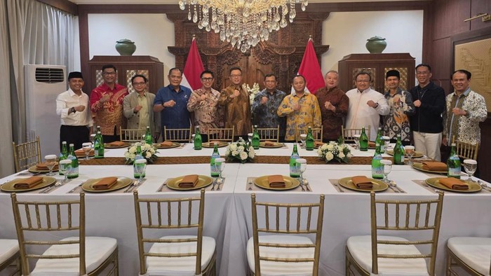 Sejumlah sekjen partai bertemu di kediaman Sekjen Gerindra Sugiono. (Dok. Istimewa)