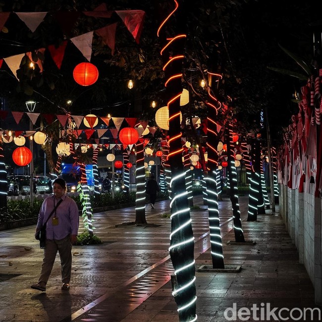 Semarak Merah Putih Hiasi Sudut Jalanan Jakarta