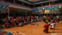 Sorak-sorai dan tawa para murid turut memeriahkan suasana perayaan HUT ke-81 Republik Indonesia.