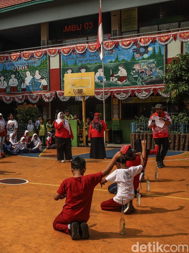 Serunya Lomba HUT RI Murid SDN Sungai Bambu di Tanjung Priok